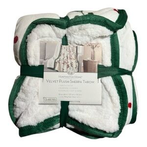 Huntington Home Sherpa Blanket NWT